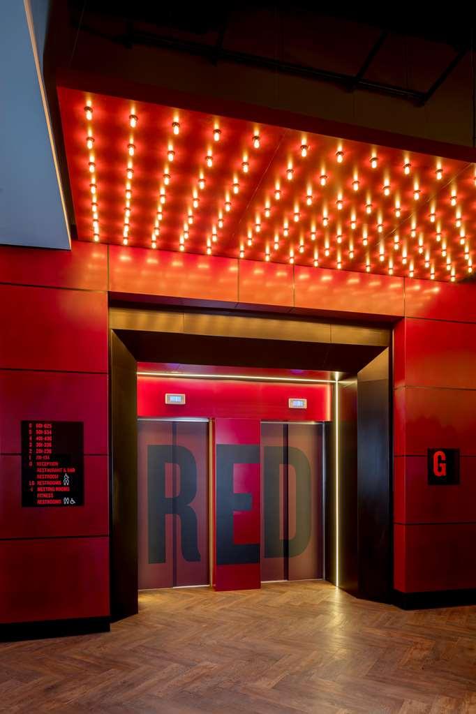 Radisson Red Hotel, Ливерпуль Интерьер фото